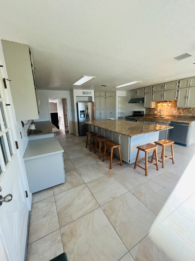 Building Photo - 6407 Los Altos Dr