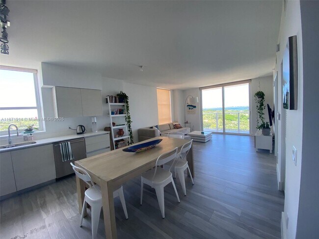 Building Photo - 4250 Biscayne Blvd