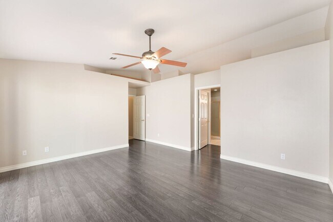 Building Photo - Elegant Single-Story Home in Desert Shores!