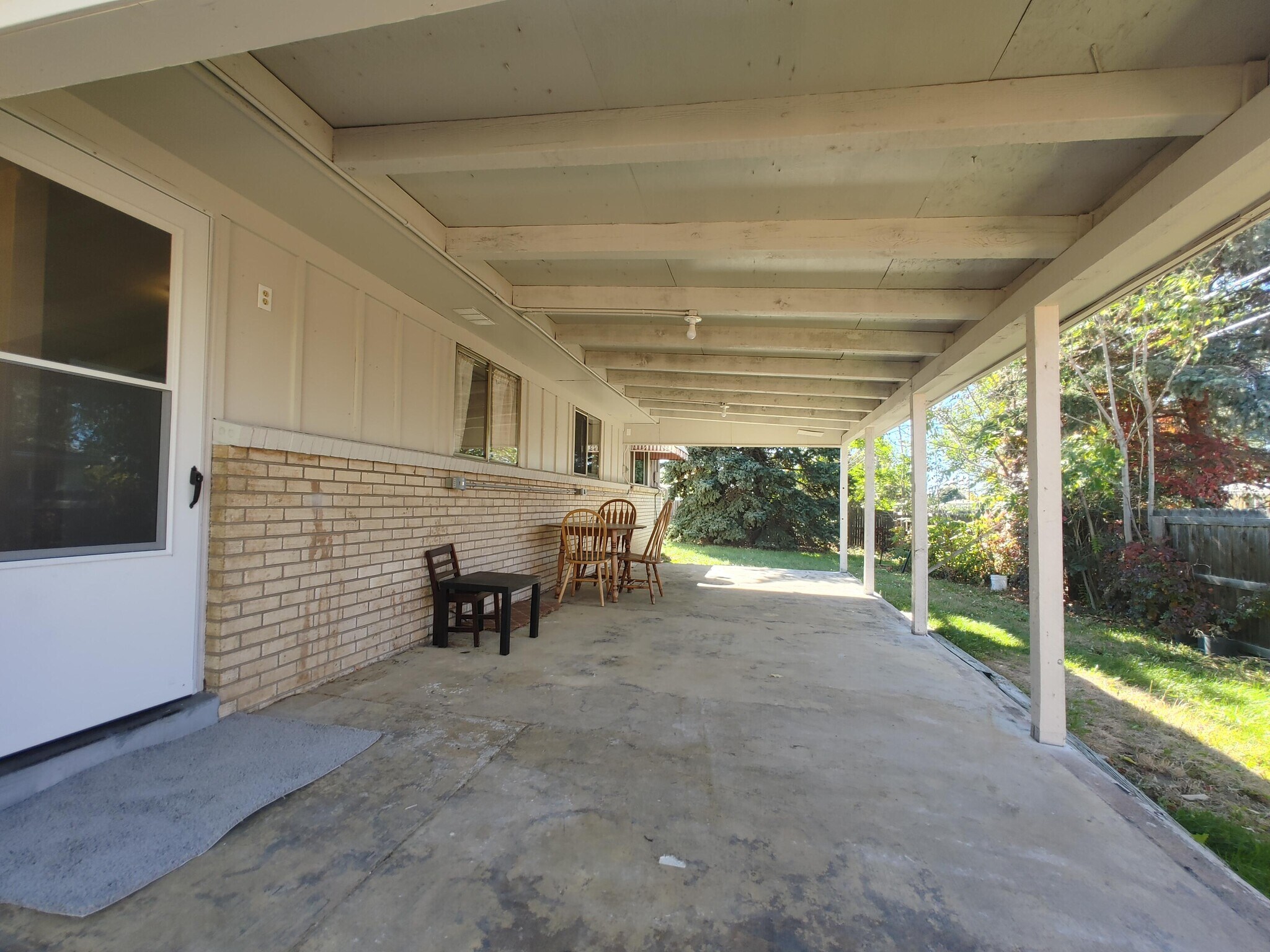 Building Photo - 8869 Circle Dr