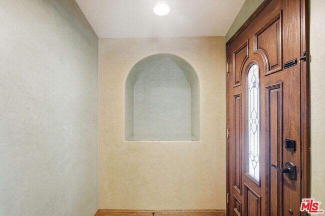Building Photo - 13800 Erwin St