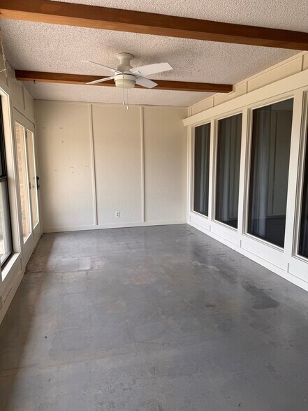 Building Photo - 3421 W 41st St N