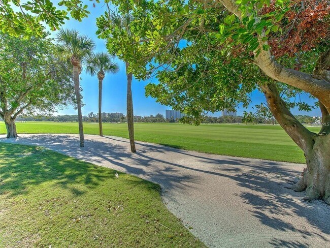 Building Photo - 2377 Harbour Oaks Dr