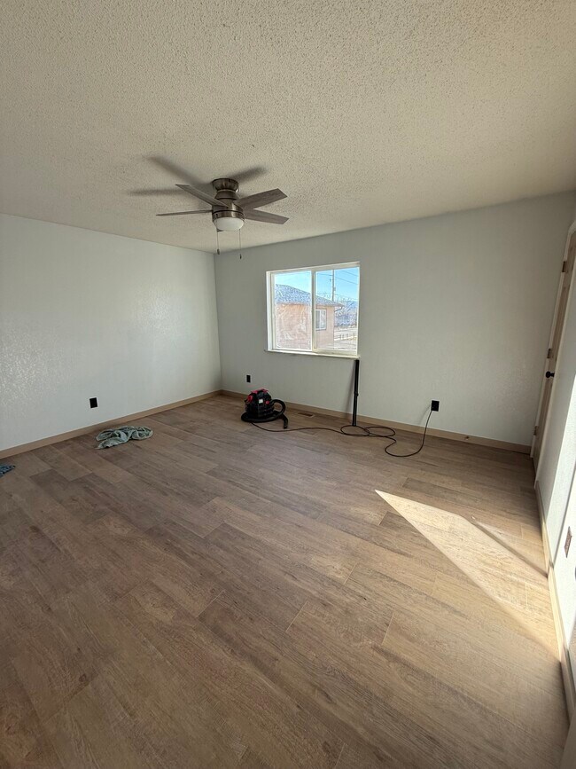 Building Photo - 2896 Orchard Ave