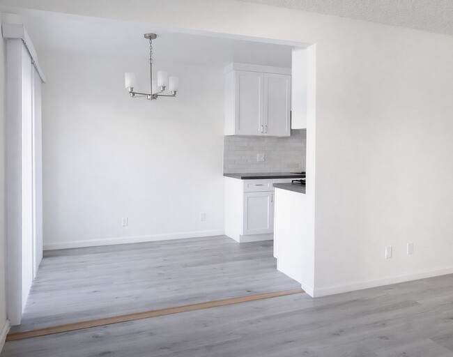 Building Photo - 812 Larch St