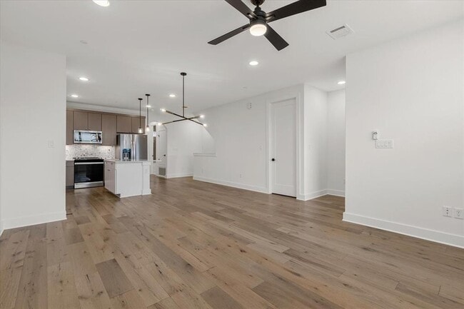 Building Photo - 315 Holton Dr