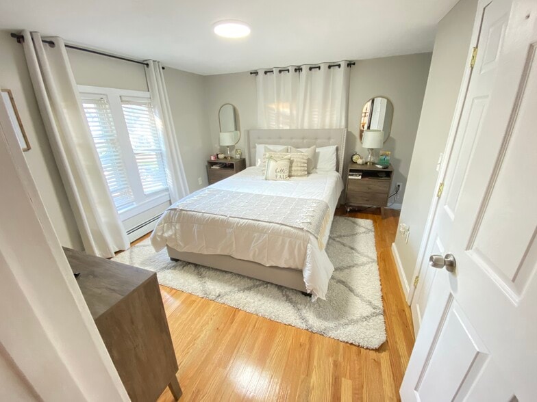 Bedroom 1 - 7 Race St