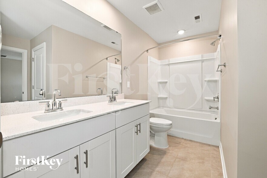 Building Photo - 14200 Laughing Gull Dr