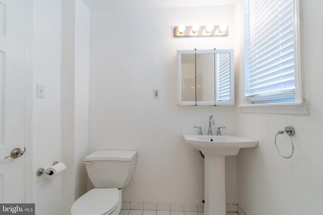 Building Photo - 2822 S Smedley St