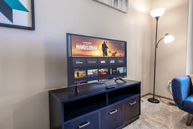 Building Photo - 2416 S Tiger Lily Dr