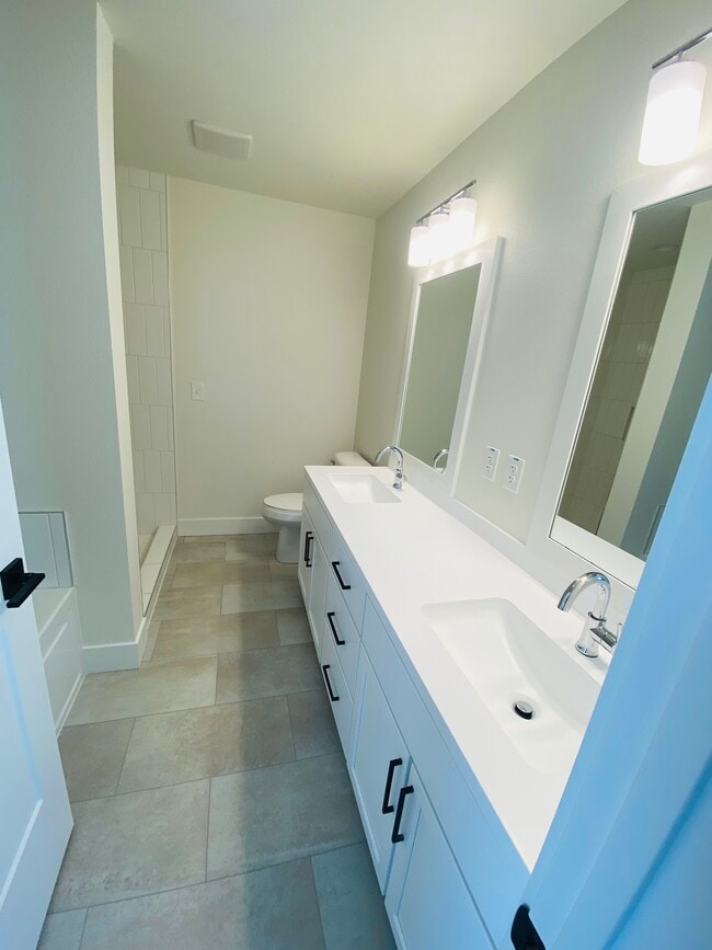 Building Photo - 4216 CYPRESS Pl