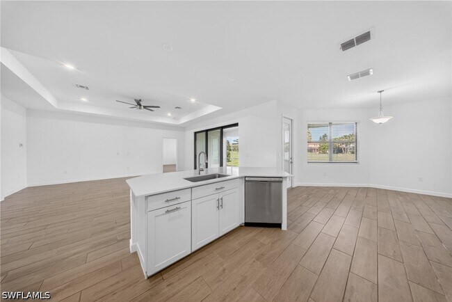 Building Photo - 1388 Birdie Dr