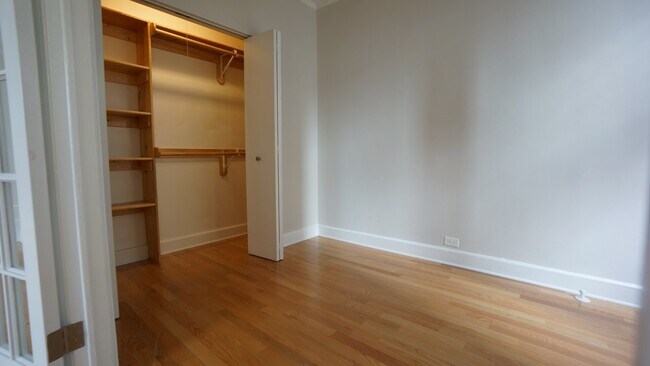 Building Photo - 10 W Elm St