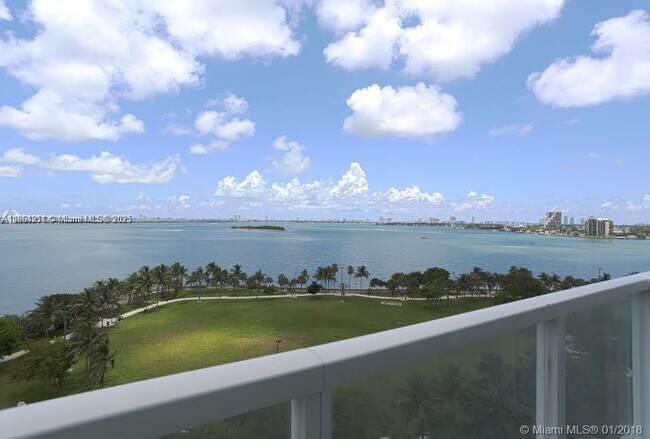 Building Photo - 1900 N Bayshore Dr