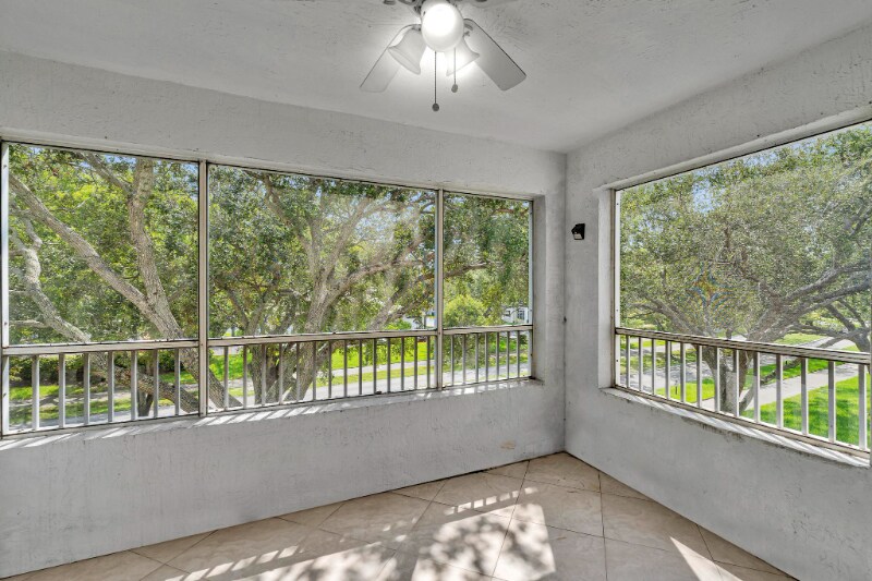 Building Photo - 2810 N Oakland Forest Dr