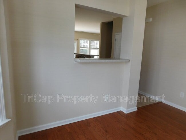 Building Photo - 524 Elm Ave