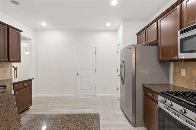 Building Photo - 3377 Vintage Cir SE