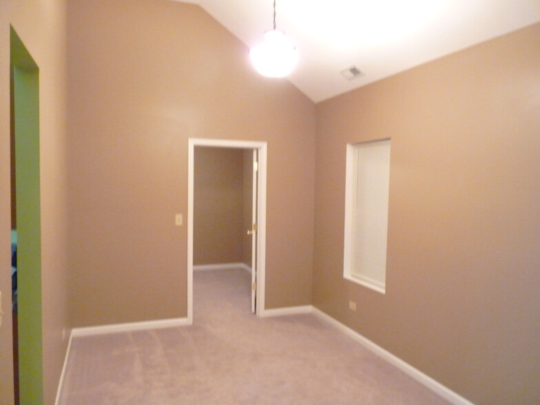Dining Room w/Cathedral Ceiling - 1236 S Washington St