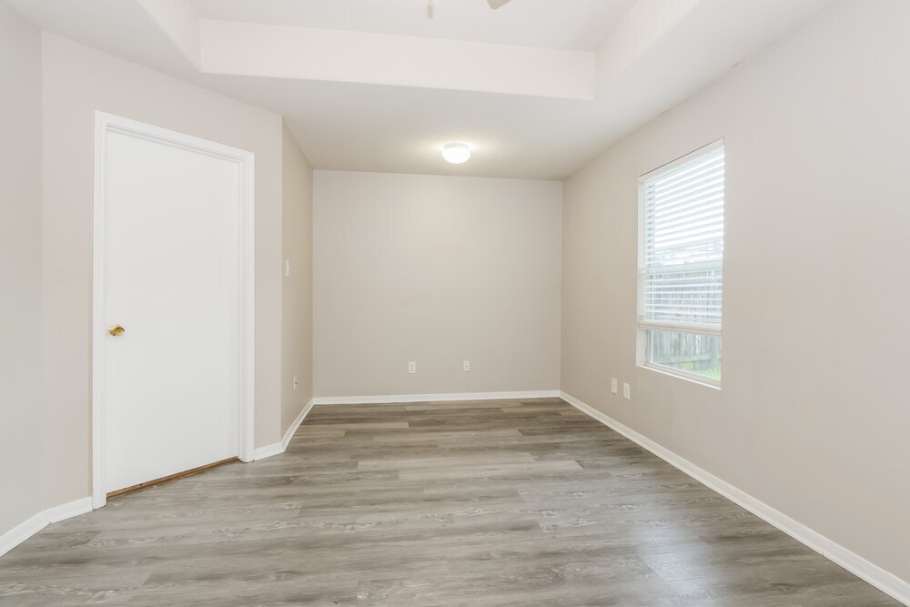 Building Photo - 18407 Knob Hill Lake Ln