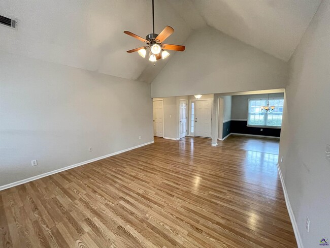 Building Photo - 206 Millstone Way