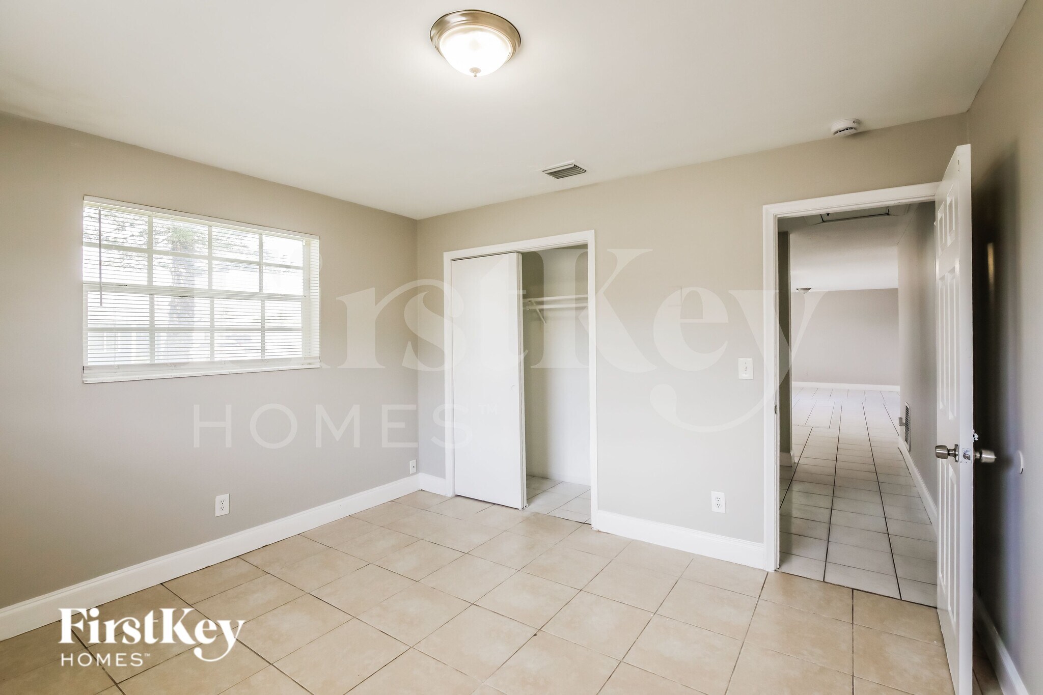 Building Photo - 7171 SW 10th Ct