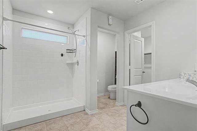 Building Photo - 724 Basteen Ln