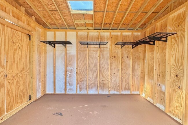 Building Photo - AVAILABLE NOW! (Pet Friendly)