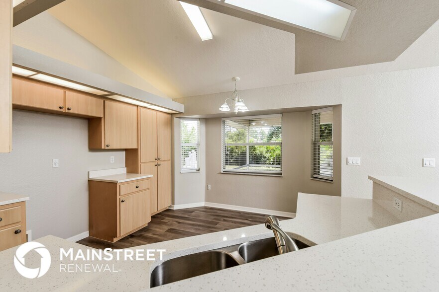 Building Photo - 2810 Beloit Terrace