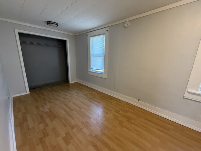 Building Photo - 658 Smith St