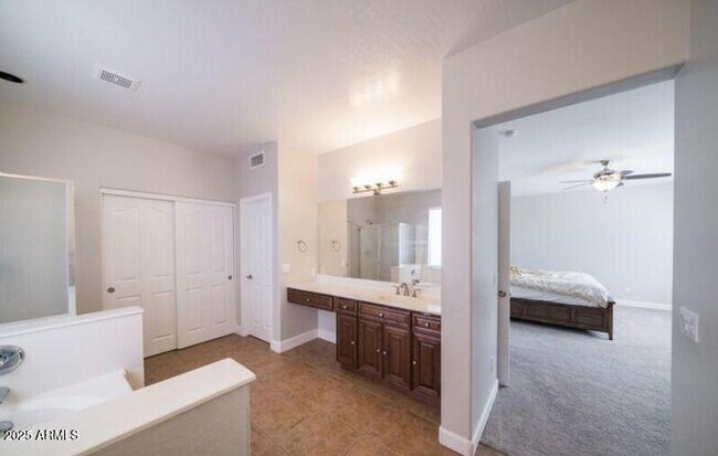 Building Photo - 3924 S Hollyhock Pl