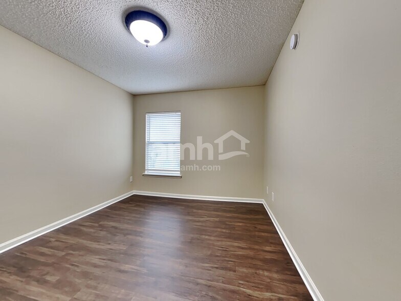 Building Photo - 2878 Spoonbill Trl