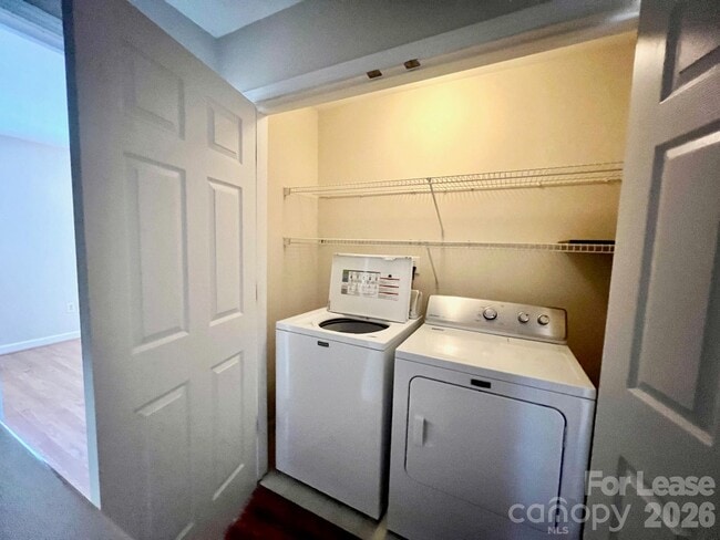 Building Photo - 819 Northeast Dr