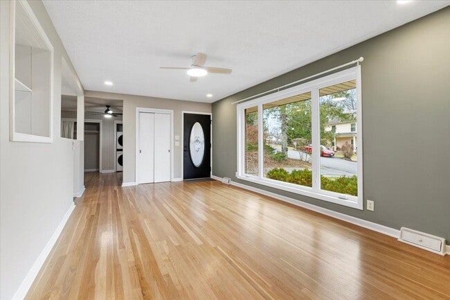 Building Photo - 100 9th Ave