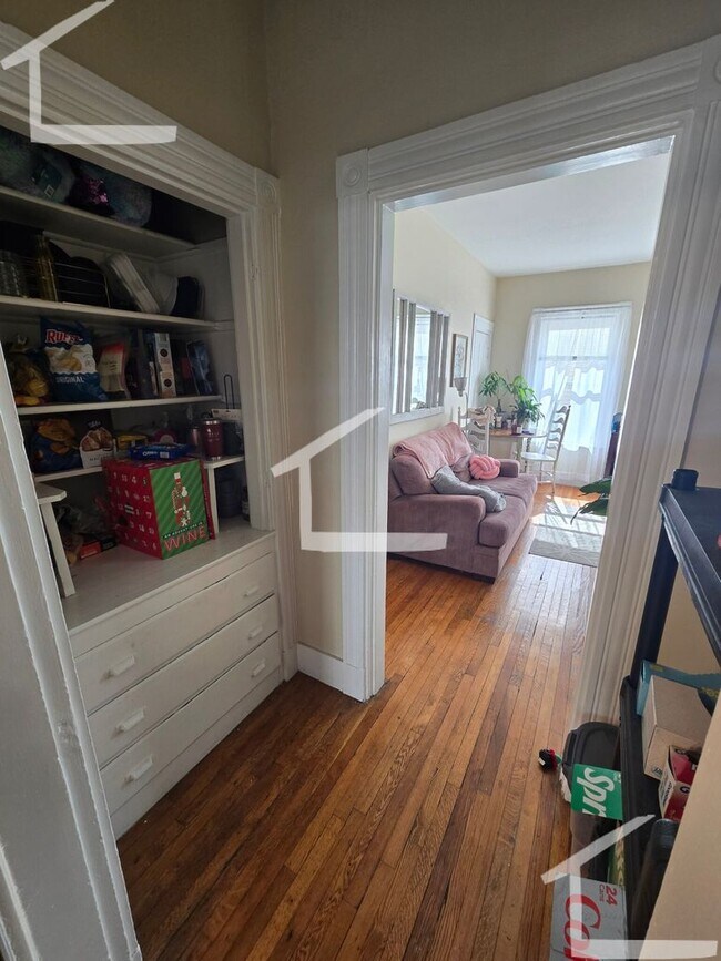 Building Photo - 52 Falkland St #1A Boston MA 02135