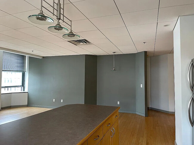 Building Photo - 108 W Jefferson St