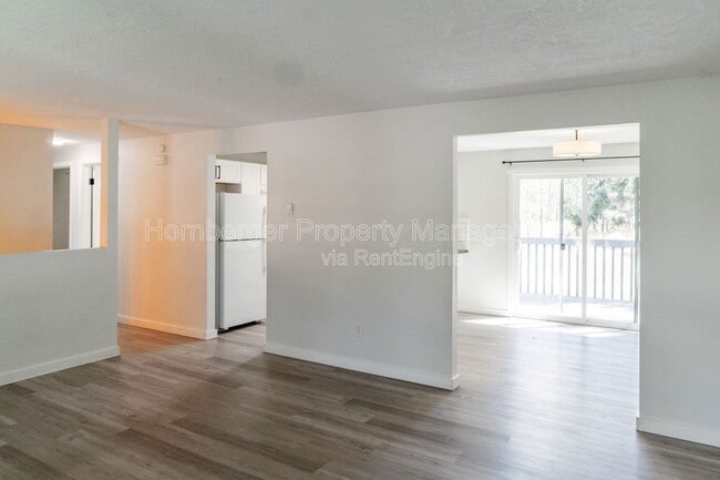 Building Photo - 3917 S Johnson St