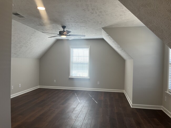 Bonus room over garage - 3249 Volta Rd