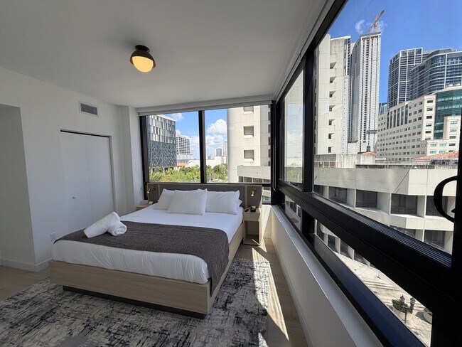 Building Photo - 225 N Miami Ave