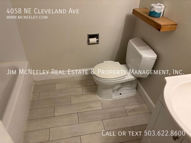 Building Photo - 4058 NE Cleveland Ave