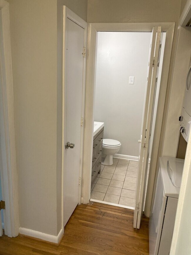 Building Photo - HISTORIC WAVERLY One Bedroom One Bath Condo