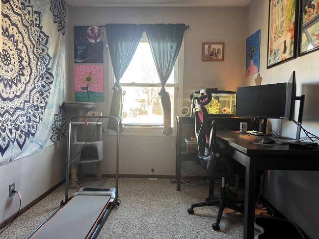 Building Photo - Spacious 4-Bed Ranch in Papillion–La Vista Schools