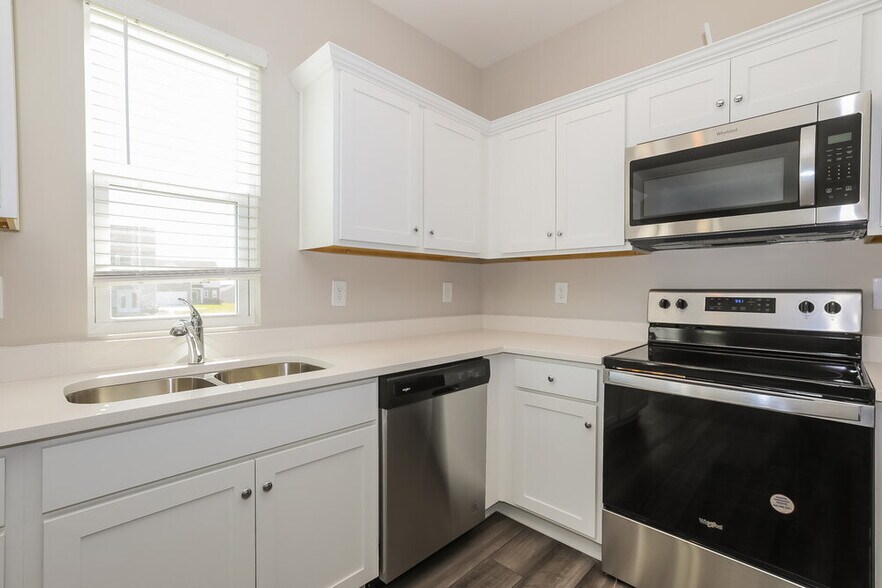 Building Photo - 637 Knightsbridge Ln