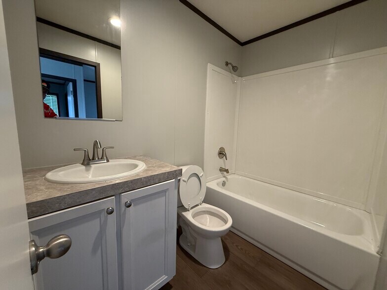 Building Photo - 135 Prairie Dr