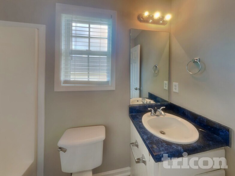 Building Photo - 412 Remington Ct