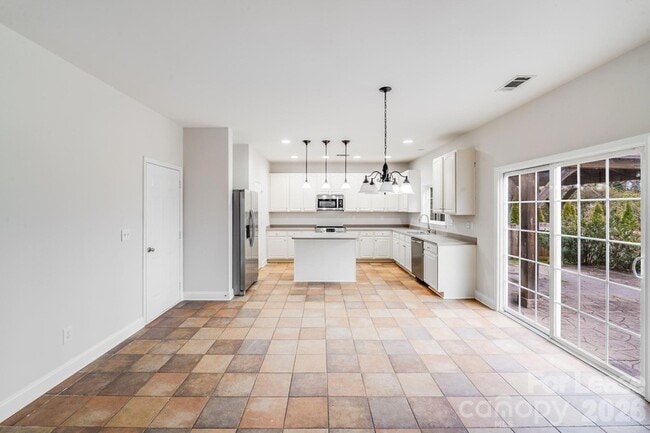 Building Photo - 9710 Rocky Ford Rd