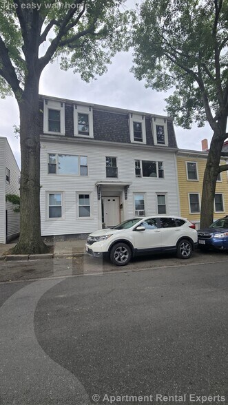 Building Photo - 118 Otis St