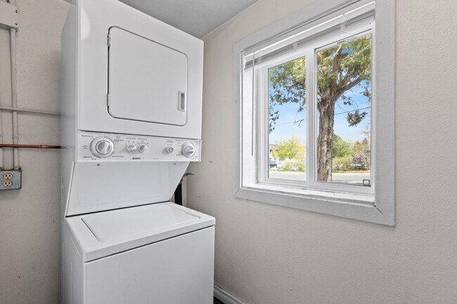 Building Photo - 840 North St