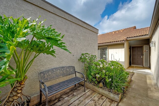 Building Photo - Rancho Bernardo 55+ Community Attached Home 2 Bed, 2 Ba with Patio, Private yard and Laundry