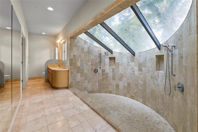 Building Photo - 3307 Rivercrest Dr