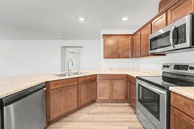 Building Photo - 4404 SW Sackett Ave